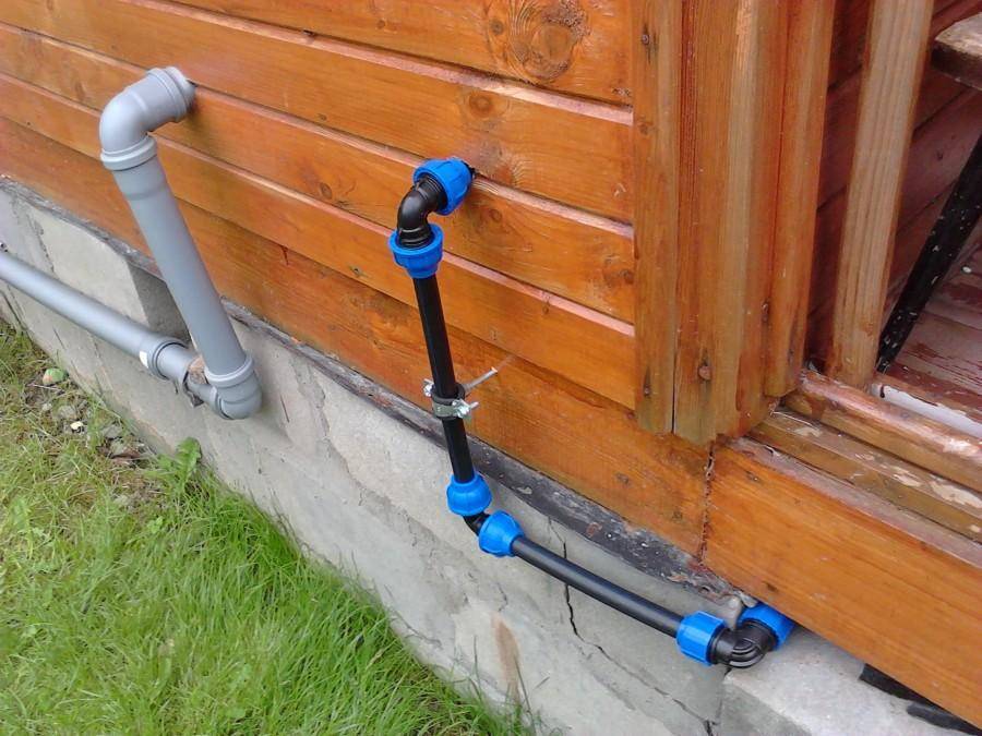 Как утеплить трубу водопровода на улице, чтобы не замерзала зимой: способы, фото, видео