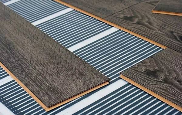 Теплый пол: сколько он «съест» электричества и как экономить?