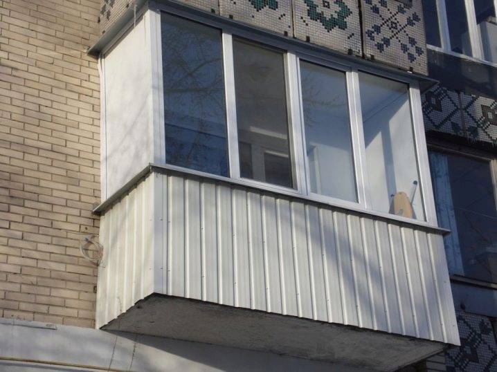 Как и чем лучше обшить балкон внутри своими руками - стройпомощник