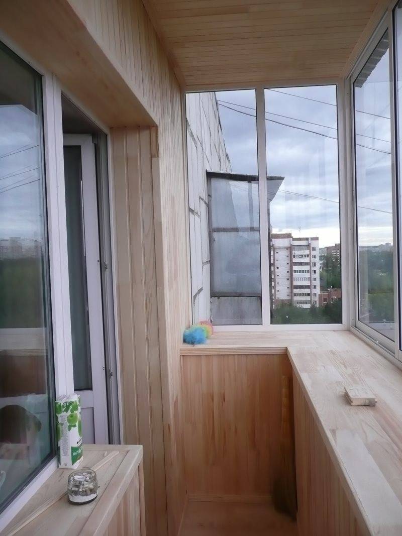 10 вариантов внутреней отделки балкона | 80+ фото