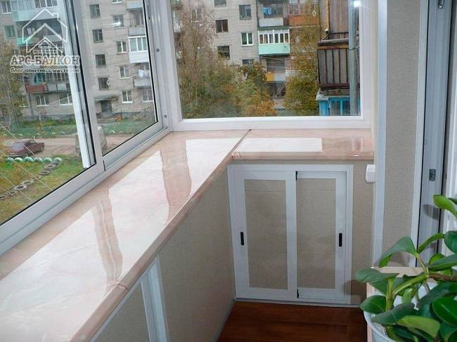 Дизайн узкого балкона в квартире: идеи, обустройство, оформление, ремонт