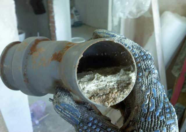 Прочистка канализационных труб: обзор лучших способов