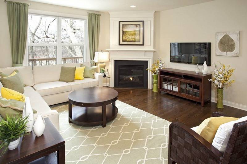 В интерьере камин (91 фото): оформление комнаты в квартире в современном стиле, красивые конструкции в гостиной, сколько стоит