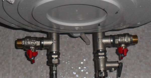 Предохранительный клапан для водонагревателя с регулировкой давления