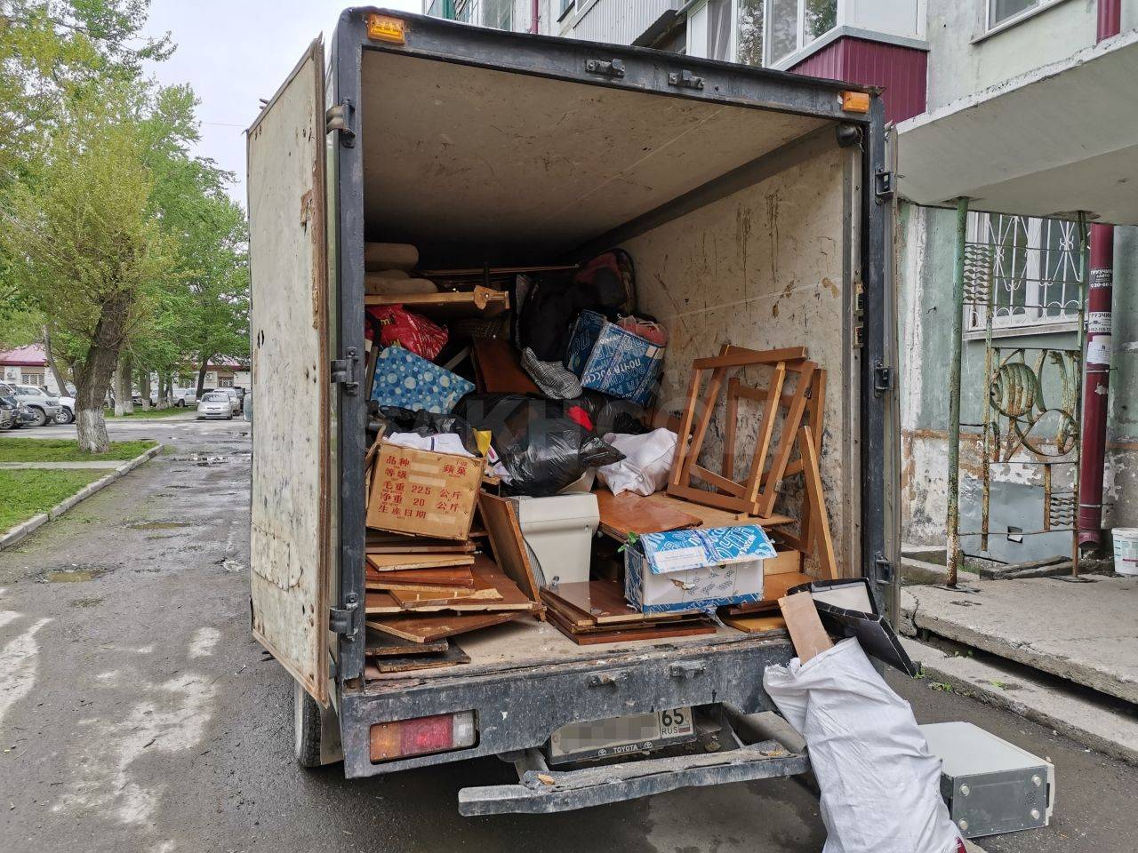 15 способов заработать на старых вещах