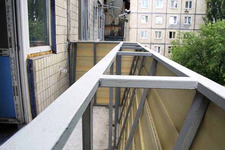 Как расширить балкон: где получить разрешение, какую конструкцию выбрать, как снизить затраты
