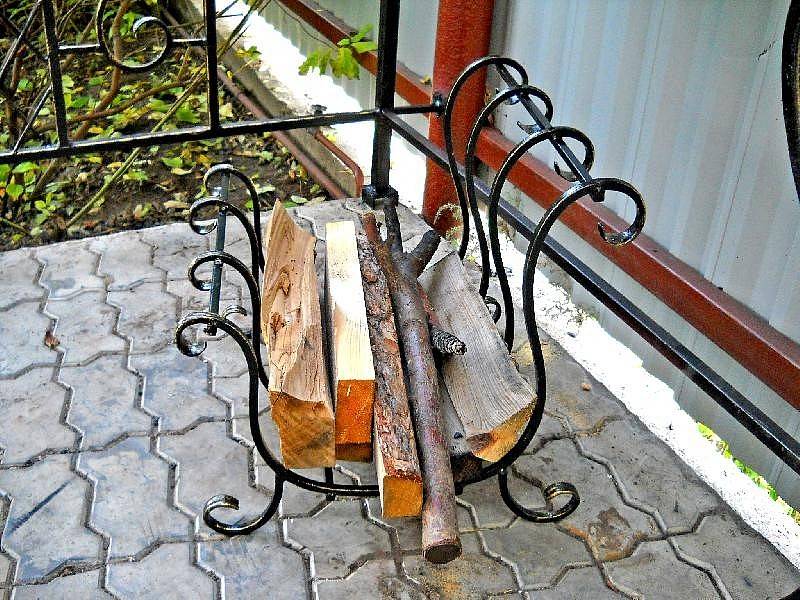 Дровница своими руками для камина и на даче: проекты, фото