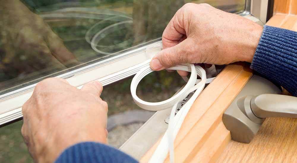 Как утеплить пластиковые окна на зиму своими руками в домашних условиях?