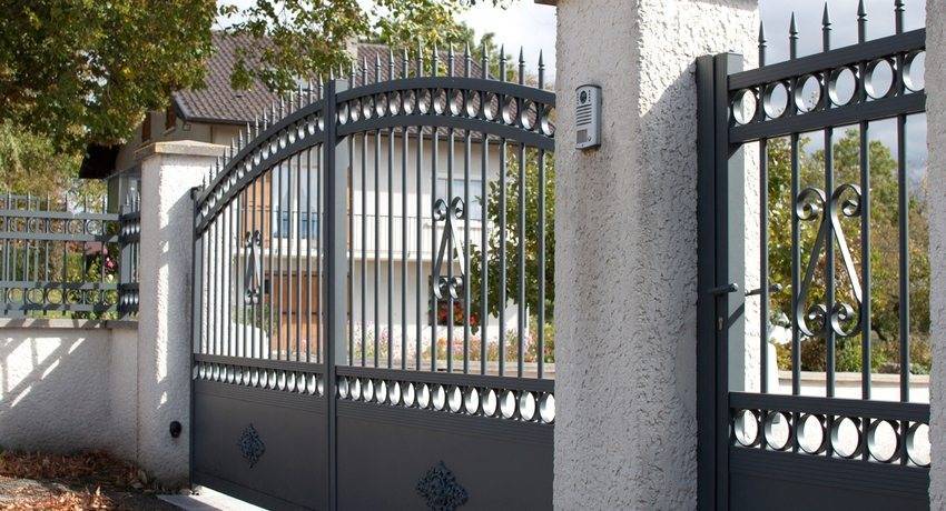 Ворота для частного дома: красивые и современные варианты конструкций, рекомендации специалистов