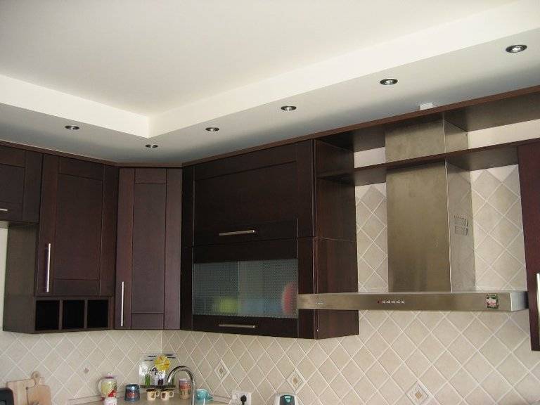 Комбинированный потолок на кухне: гипсокартон и натяжной (+фото интересных вариантов)