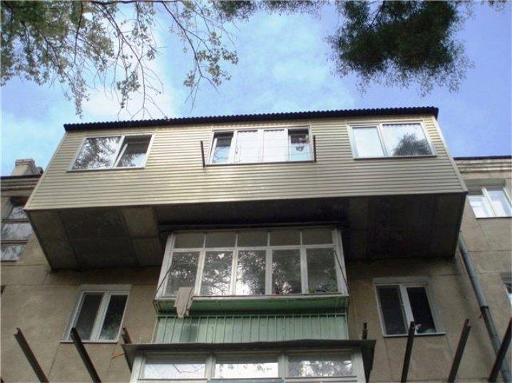 Балкон с выносом: технологии, застекление, утепление, отделка