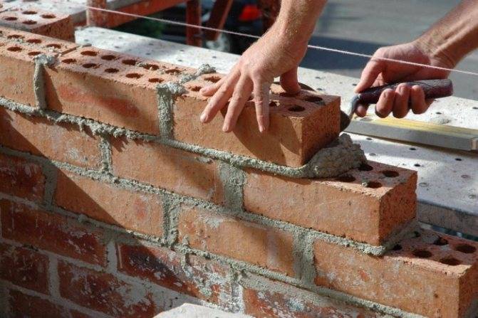 Как готовить и наносить цементно-известковые штукатурки