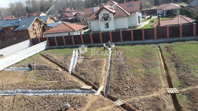 Эффективные способы дёшево осушить участок от воды своими руками