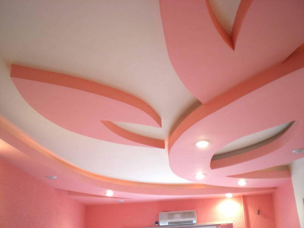 Дизайна потолка в спальне: советы по оформлению, 75 фото новинок