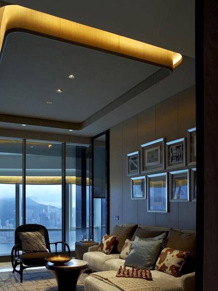 Дизайн потолка в гостиной комнате: 90+ фото, стильные примеры отделки