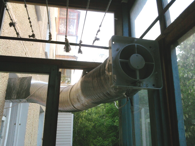 Вентиляция на балконе и лоджии и способы ее организации