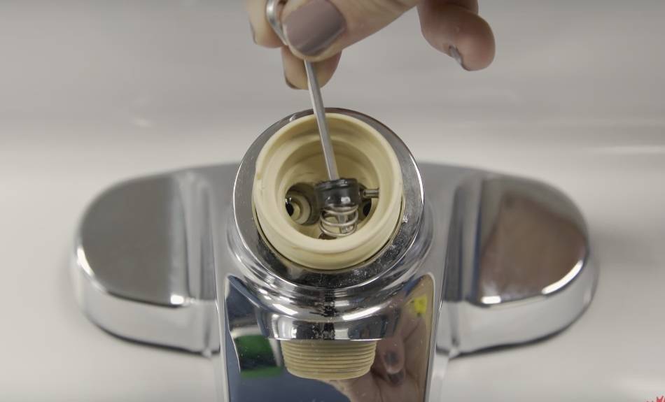 Как разобрать и отремонтировать однорычажный кран в ванной