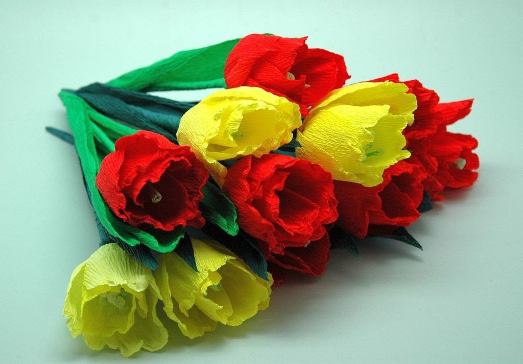 Цветы из гофрированной бумаги своими руками: 80 фото идей, видео мастер-классы - houser.su