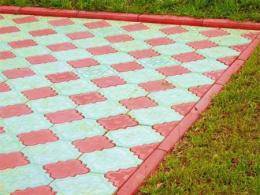 Укладка тротуарной плитки своими руками – пошаговая инструкция