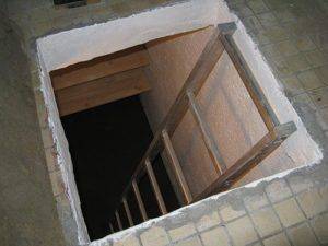 Погреб на балконе: как сделать погреб на лоджию первого этажа
