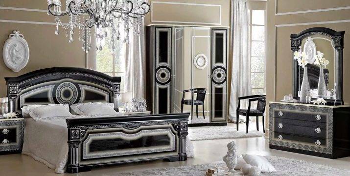 Черная кровать (35 фото): дизайн интерьера спальни с кожаной и глянцевой кроватью черного цвета