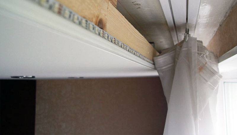 Потолочный карниз для натяжных потолков фото: как крепить скрытый, ниша для штор, какие гардины лучше