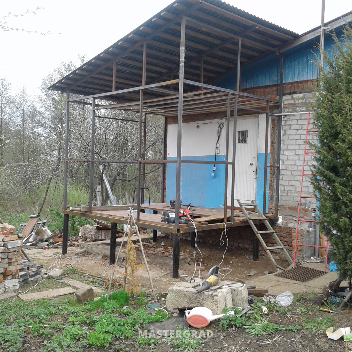 Терраса или веранда на винтовых сваях примыкающая к дому: как сделать своими руками_ | iqelectro.ru