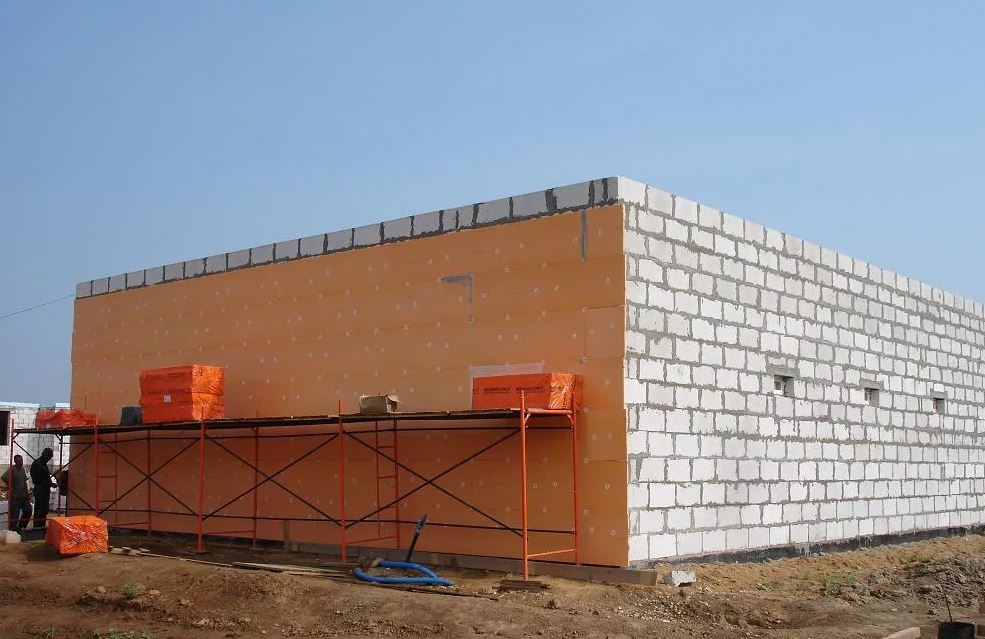 Можно ли утеплять газобетон пенопластом