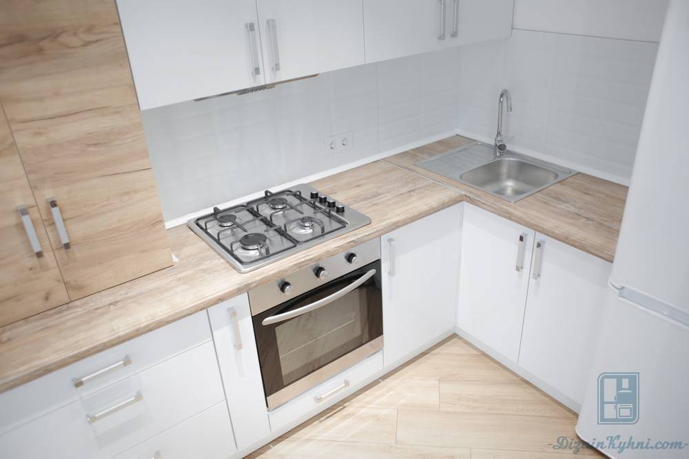 Шикарные белые кухни с деревянной столешницей — 100 реальных фото и советы по выбору
