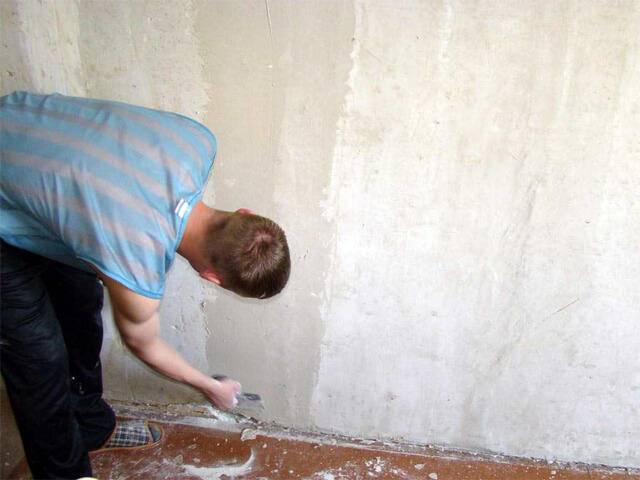 Как правильно обработать стены перед поклейкой обоев грунтовкой