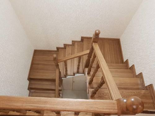 Лестницы для дачи (70 фото): деревянные конструкции на второй этаж дома и дешевые варианты для небольшого дачного домика, выполненные своими руками