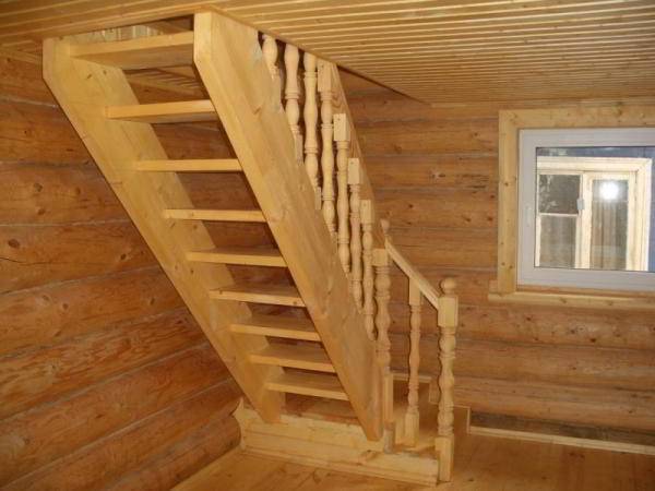 Перила для лестницы дачного дома: критерии выбора и особенности самостоятельного изготовления