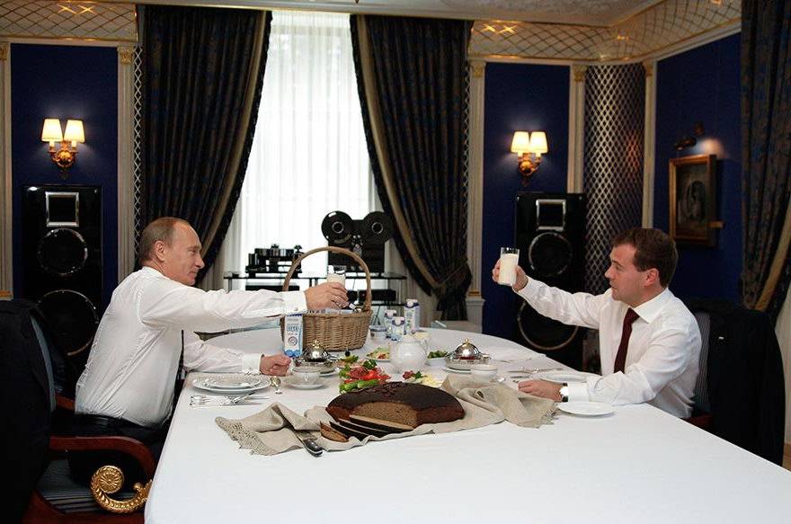 Где живет Путин? Обзор дома и Резиденция Ново - Огарево - Официальные резиденции Интервью
