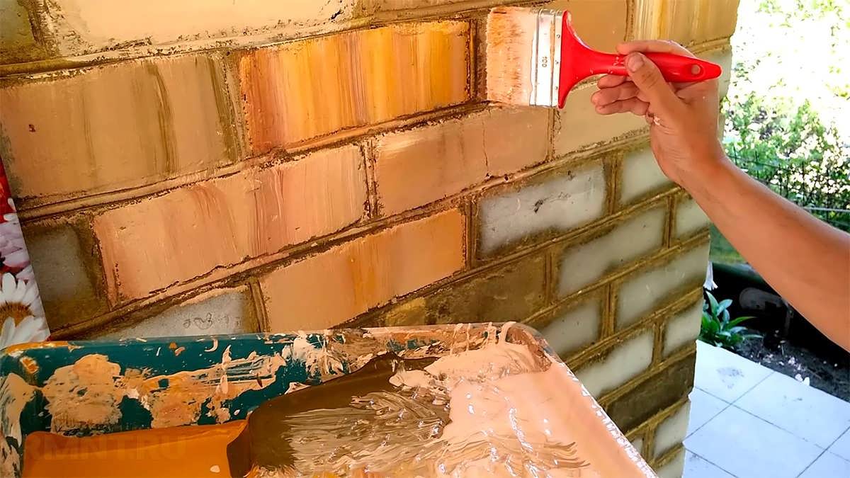 Отделка дома своими руками. как покрасить стену из кирпича, гипсовой плитки и декоративного камня?