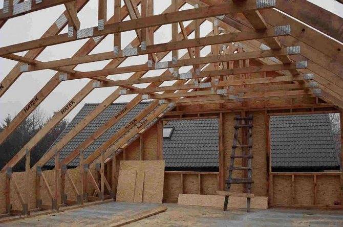 Как состыковать крышу пристройки и дома: архитектурные и конструктивные решения