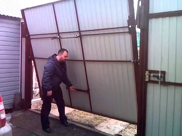 Как построить распашные ворота своими руками — пошаговая инструкция с фото, видео и чертежами