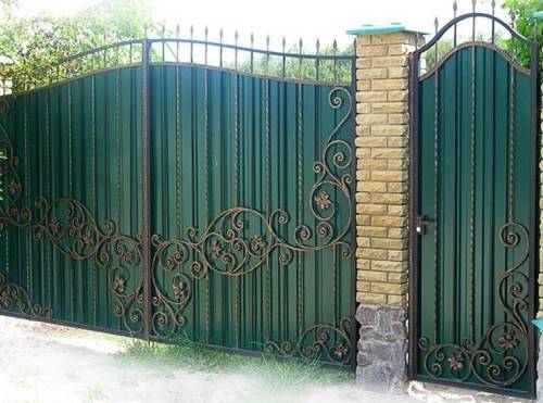 Ворота из профнастила – как сделать своими руками красивые ворота (95 фото)