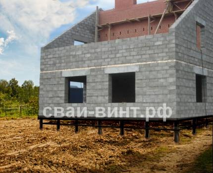 Свайный фундамент под дом из пеноблоков: технология