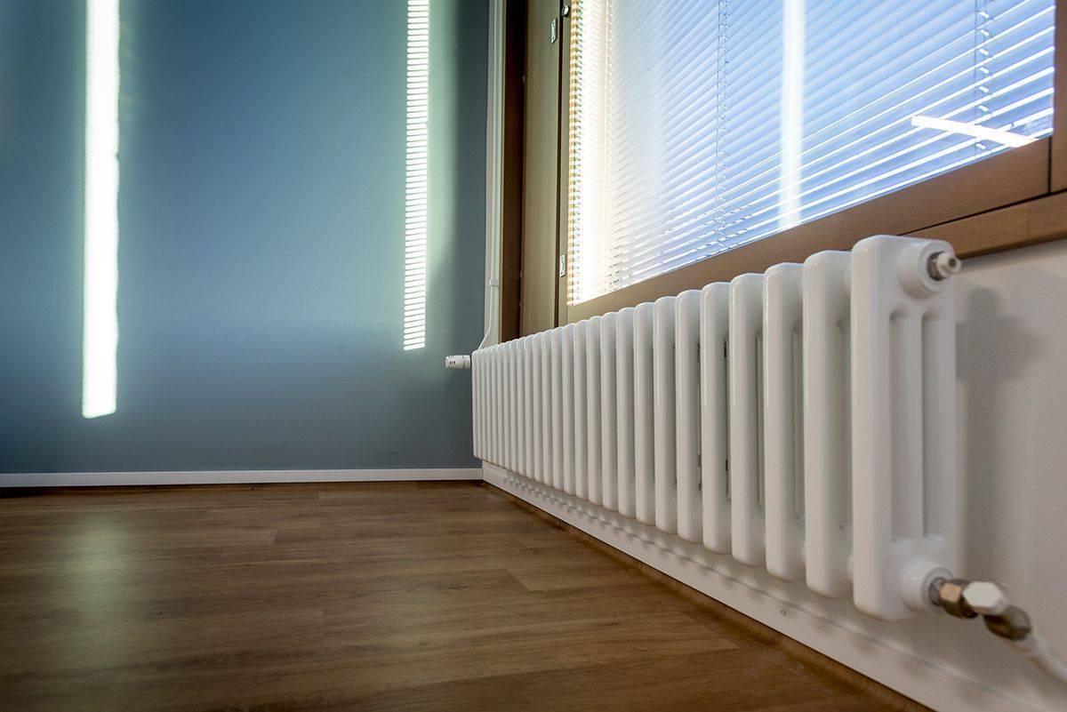Как выбрать напольный радиатор отопления