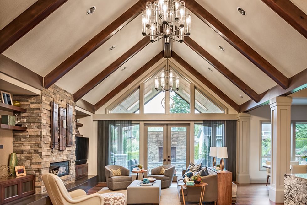 Чем бюджетно отделать потолок на даче. наиболее популярные виды отделки