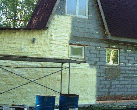 Напыляемая теплоизоляция: плюсы и минусы утепления ппу