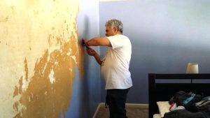 Как наклеить обои на стены покрашенные эмалью, масляной или акриловой краской