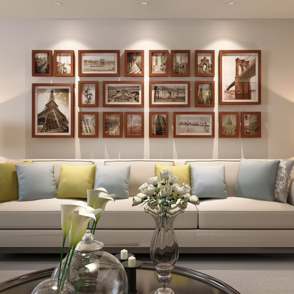 Идеи, как оформить стену в гостиной над диваном