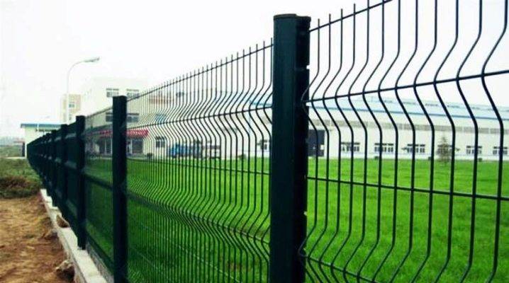 Заборы из сварной сетки: преимущества и недостатки