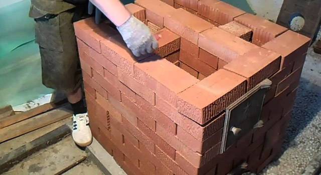 Сколько нужно кирпича на печь для частного дома