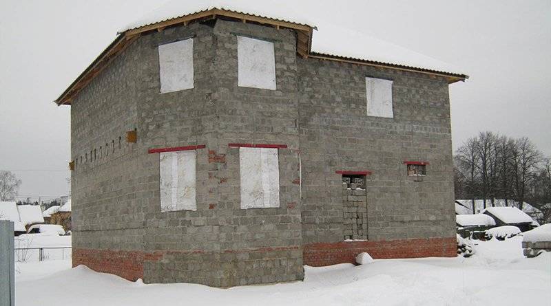 Консервация незавершенного строительства дома на зиму