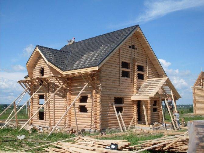 Как и чем лучше обработать сруб дома внутри своими руками. чем правильно обработать деревянный дом внутри?