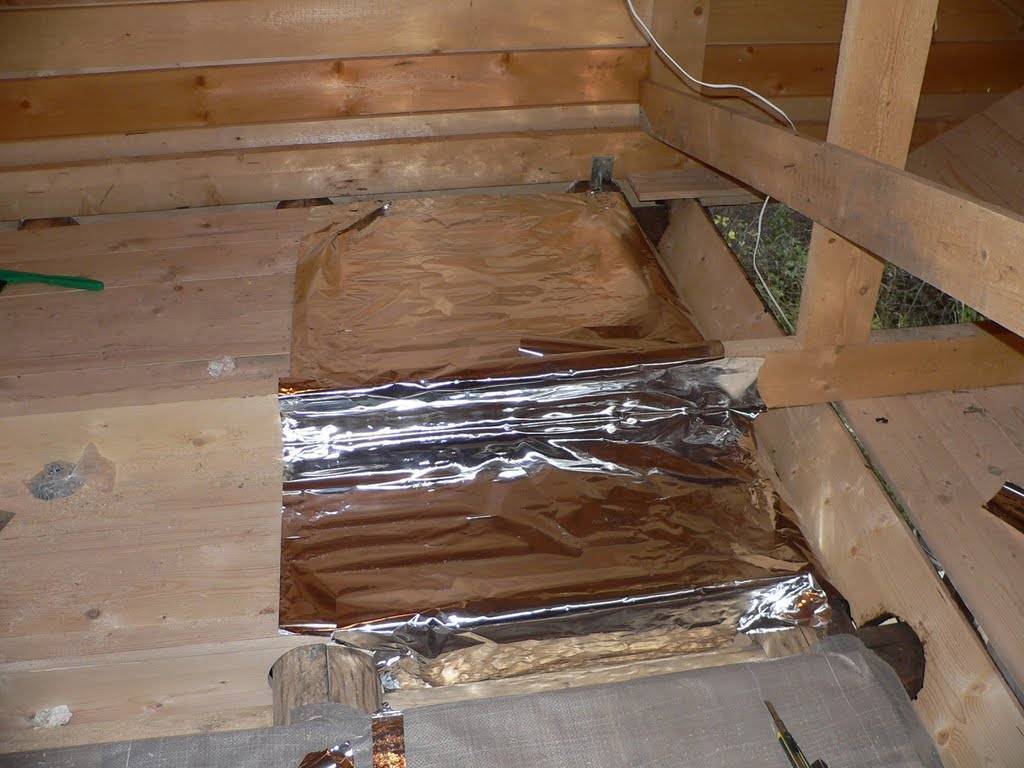Чем утеплить потолок в бане недорого: лучший потолочный утеплитель