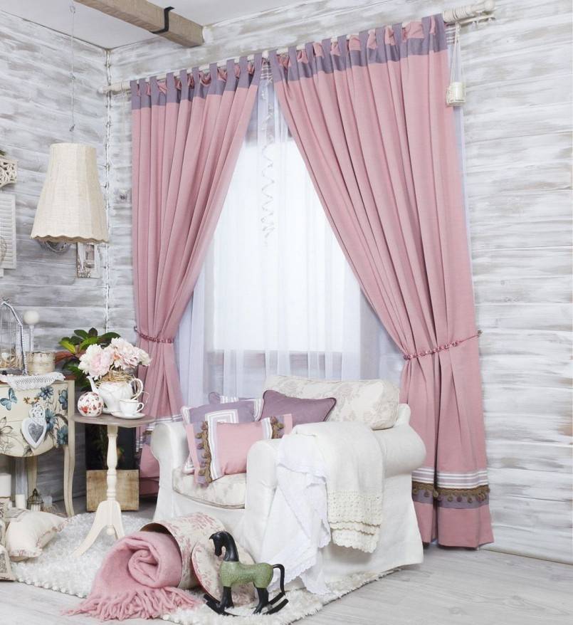 Розовые шторы в интерьере: фото с идеями в спальню, детскую, гостиную