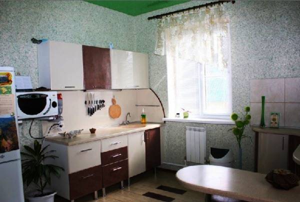 Жидкие обои на кухне (42 фото): варианты дизайна интерьера. можно ли клеить жидкие обои для стен на кухне? идеи отделки